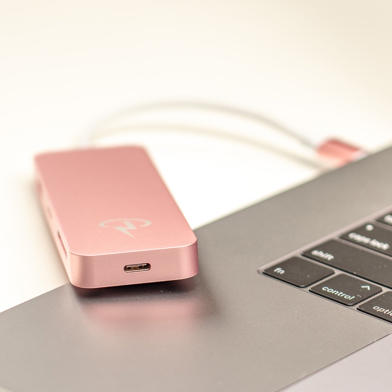 Pink Premium Hub – Universal USB-C Hub for Mac, iPad, PC
