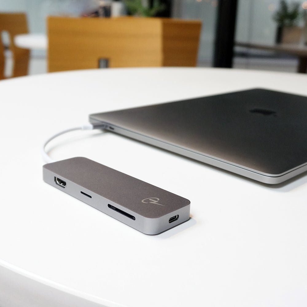 USB-C Hub for MacBook, iPad, Windows – Premium Hub