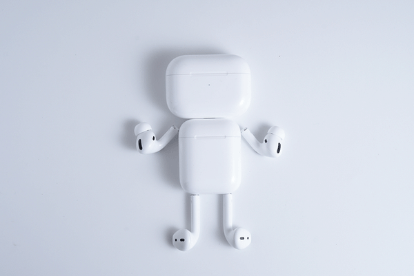 AirPods Pro vs. AirPods: A Detailed Comparison of Features and Performance